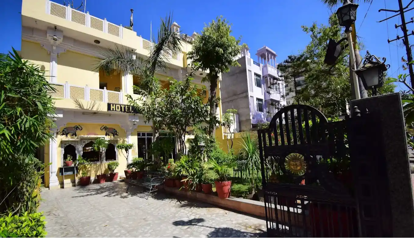 Hotel Bani Park Palace